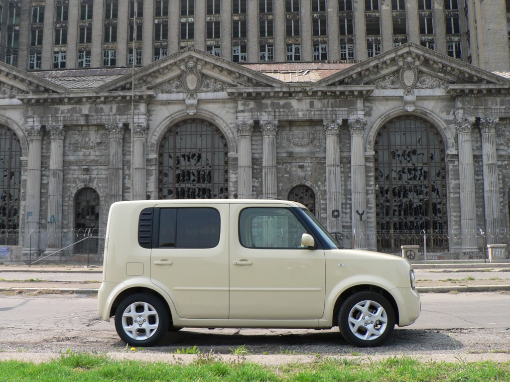 2008_Nissan_Cube