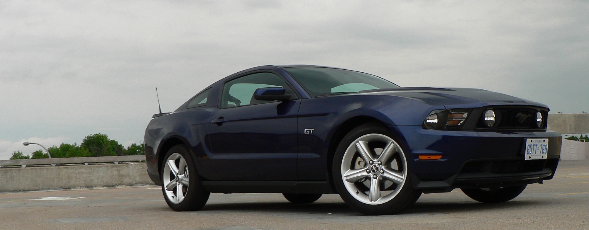 How much horsepower does a 2003 ford mustang gt have #2